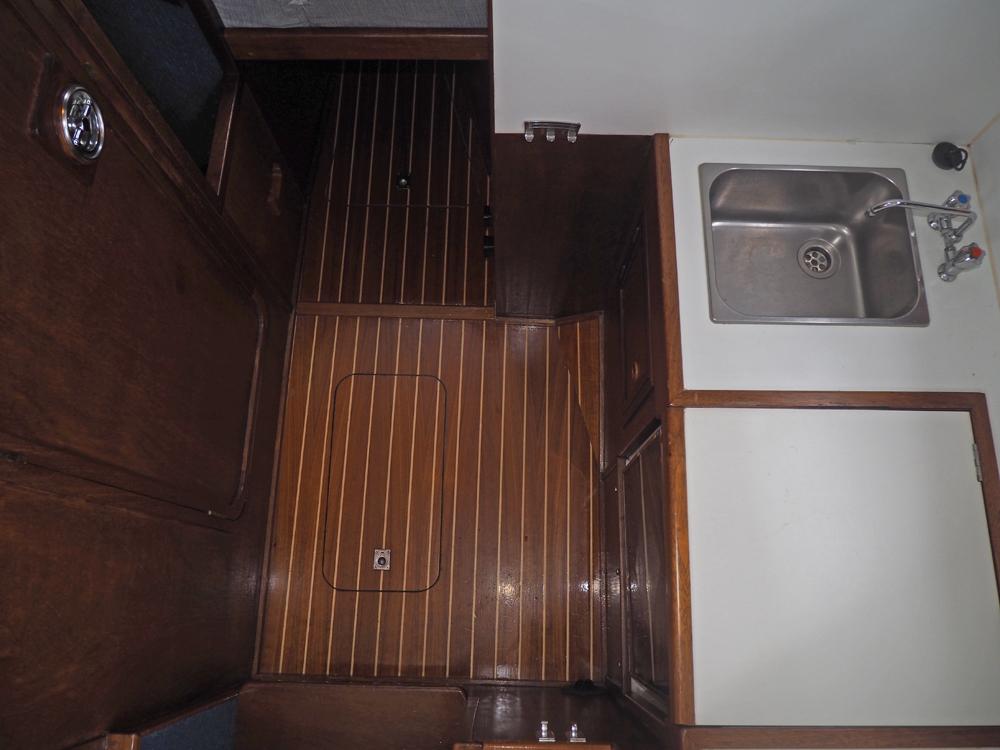 Cabin en avant, H&eacute;bergements